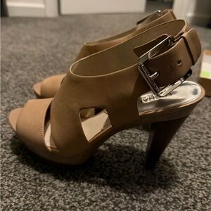 Michael Kors Carla Platforms in Taupe Size 9M